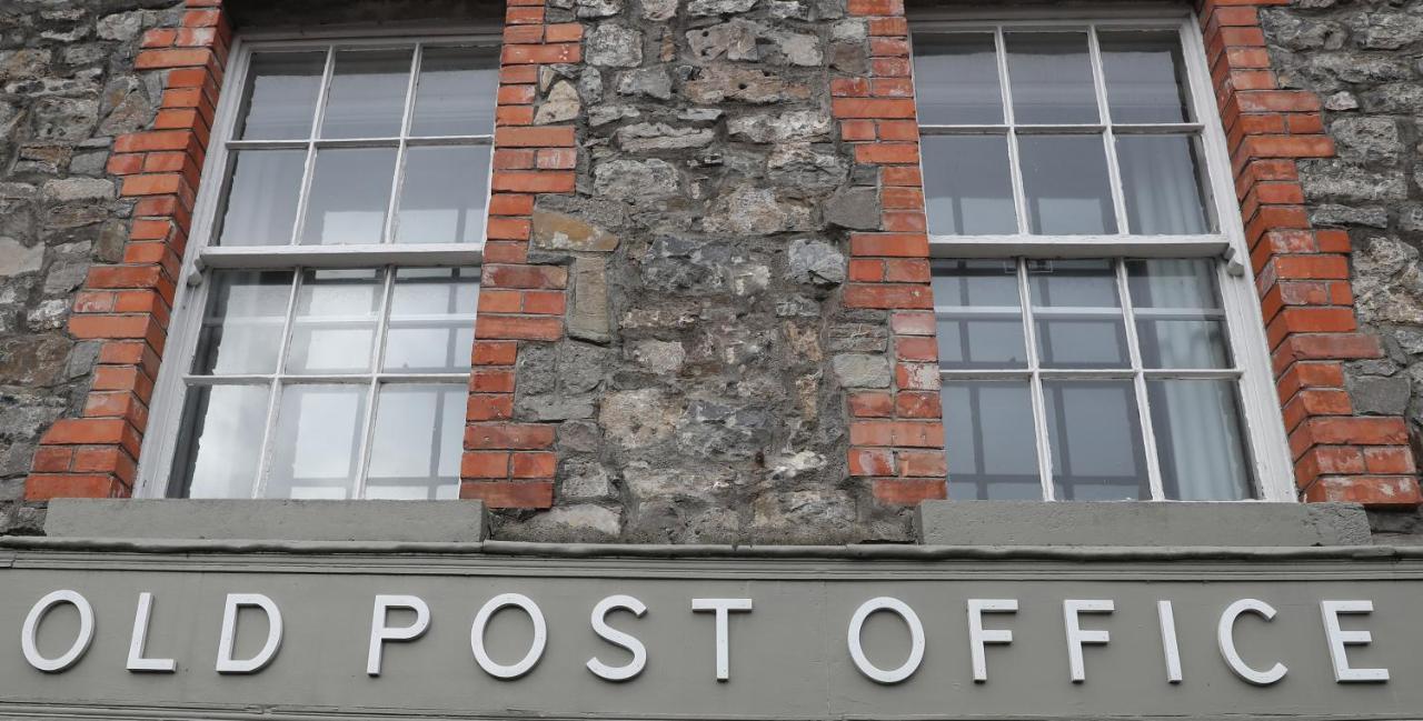 Hotel Old Post Office Slane Esterno foto